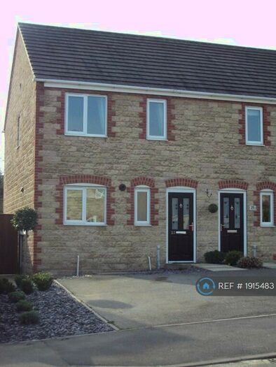 3 Bedroom Semi-Detached House To Rent In Cropton Road, Royston, Barnsley, S71