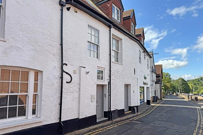 2 Bedroom Flat For Sale In Great George Street, Godalming, GU7