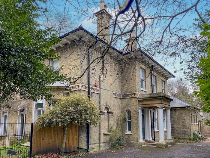 5 Bedroom Detached House To Rent In Bramley Hill, South Croydon, CR2