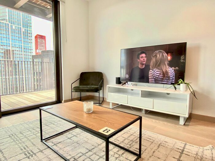 2 Bedroom Flat To Rent In Viaduct Gardens, Nine Elms, London, SW11