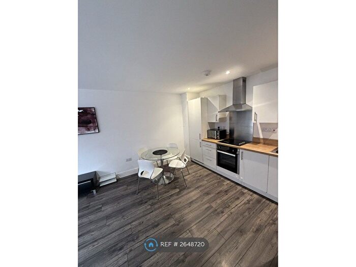 2 Bedroom Flat To Rent In Queens House, Sheffield, S1