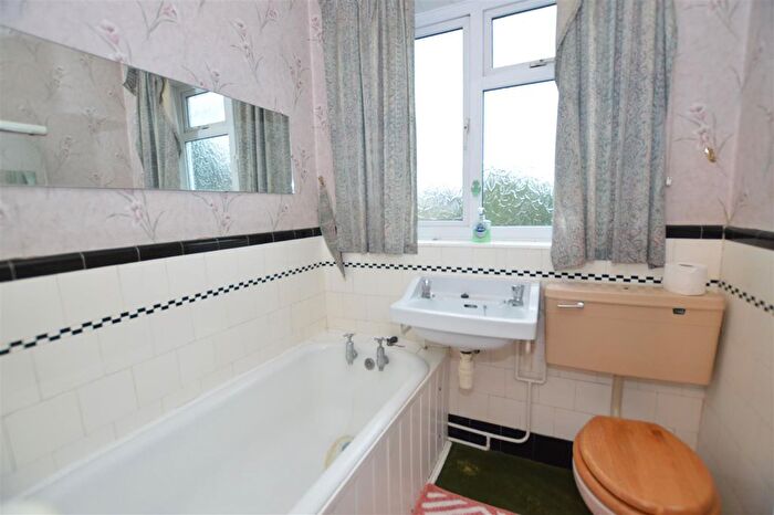 3 Bedroom Semi-Detached House For Sale In Villiers Avenue, Twickenham, TW2