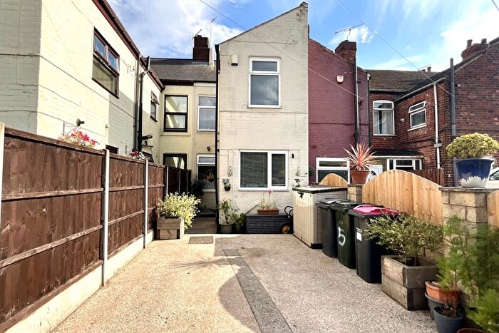 2 Bedroom Terraced House For Sale In South View, Kiveton Park, Sheffield, S26