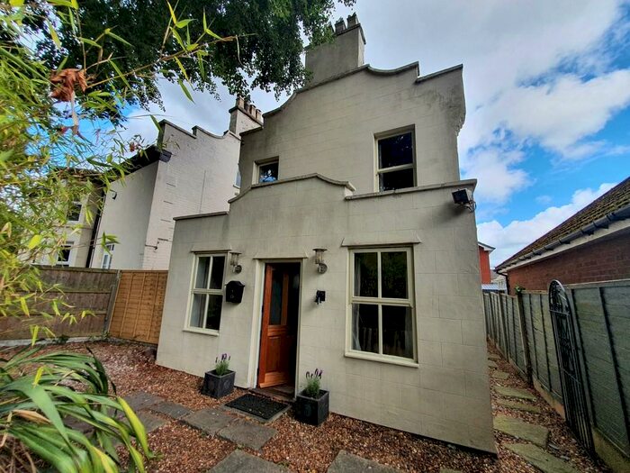 Houses for sale & to rent in CW7 1LB, Petrel Close, Winsford Swanlow