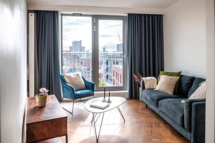 2 Bedroom Flat To Rent In Block A, Oldham Road, M4