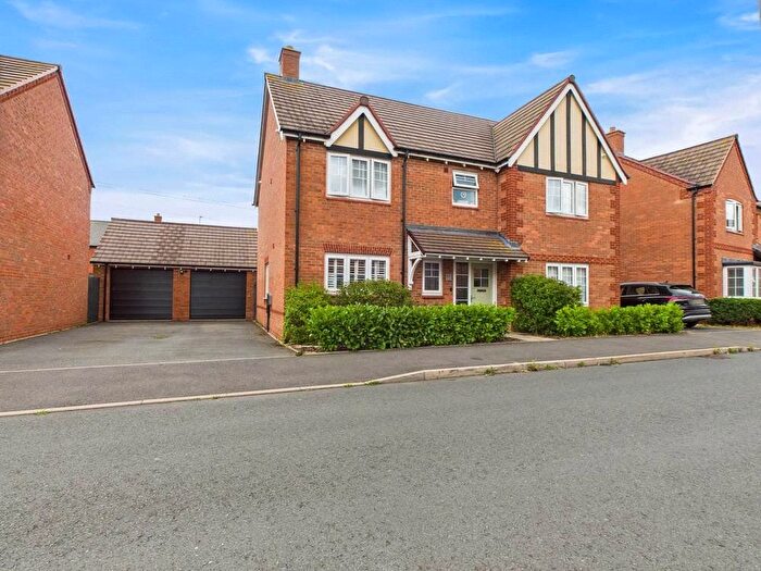 4 Bedroom Detached House For Sale In Perrins Way, Bevere, Worcestershire, WR3