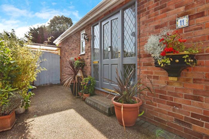 2 Bedroom Semi-Detached Bungalow For Sale In Clough Garth, Hedon, Hull, HU12