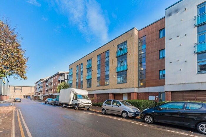 1 Bedroom Flat For Sale In Hart Street, Maidstone, ME16