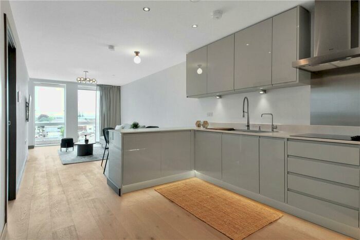 1 Bedroom Apartment To Rent In Station Square, Cambridge, CB1