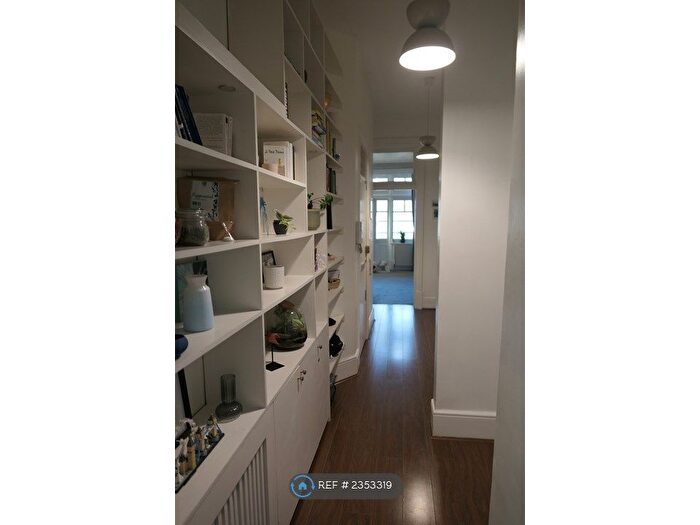 2 Bedroom Flat To Rent In Alexandra Court, London, W9