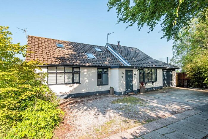 4 Bedroom Detached Bungalow For Sale In Pembroke Place, Leyland, PR25