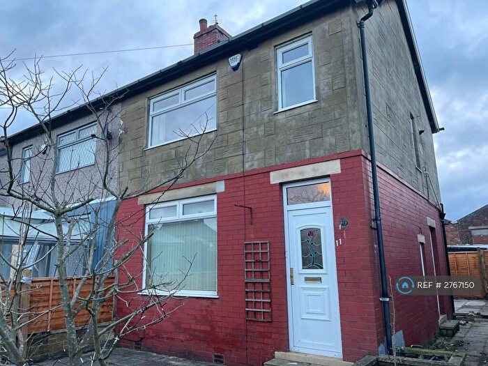3 Bedroom Semi-Detached House To Rent In Vulcan Street, Bradford, BD4