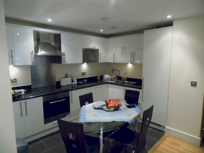 4 Bedroom Flat To Rent In Copenhagen Place, E14