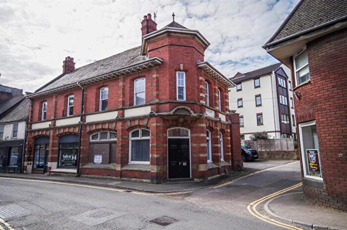 1 Bedroom Flat To Rent In Silver Street, Dursley, GL11