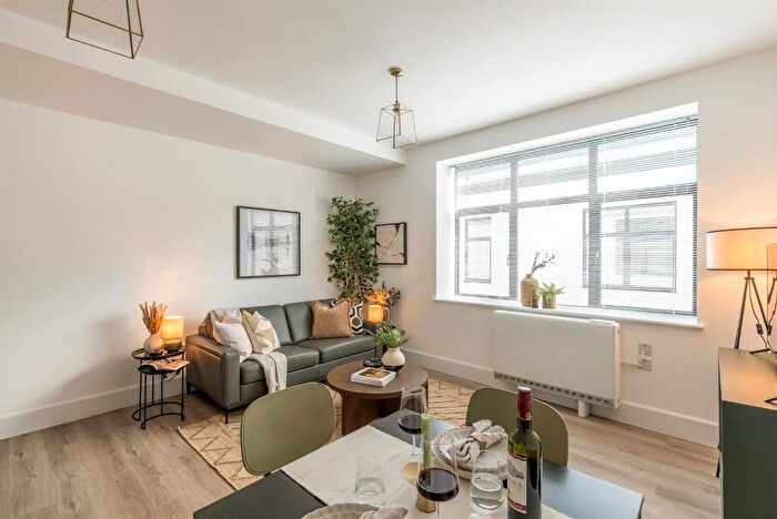 2 Bedroom Flat To Rent In Old Shoreham Road, Hove, East Sussex, BN3