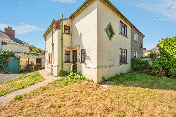 3 Bedroom Semi-detached House For Sale In Durham Avenue, Thorne, Doncaster, DN8