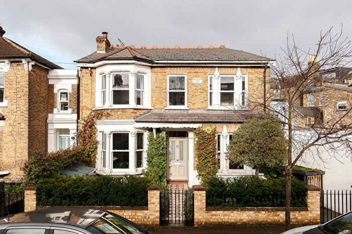 4 Bedroom Detached House For Sale In Braxfield Road, London, SE4