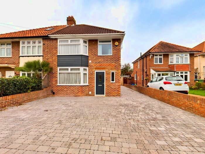 3 Bedroom Semi-Detached House To Rent In St Annes Gardens, Southampton, SO19
