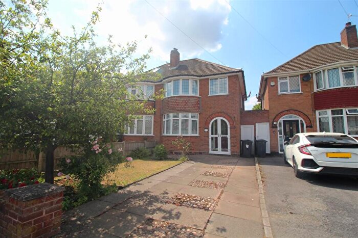 3 Bedroom Semi Detached House For Sale In Rosemary Road, Birmingham, B33