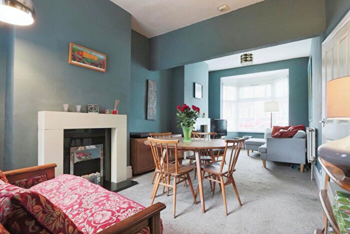 3 Bedroom End Of Terrace House For Sale In De Grey Street, Hull, HU5