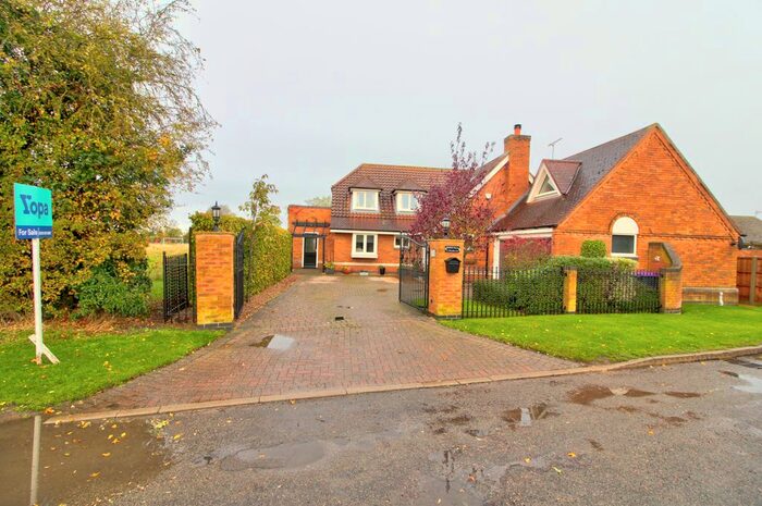 5 Bedroom Detached House For Sale In Wheatley Lane, Carlton-Le-Moorland, Lincoln LN5