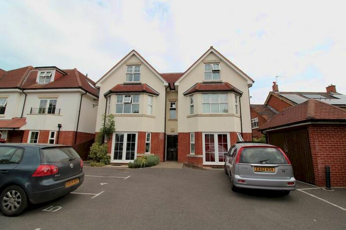 2 Bedroom Flat To Rent In Talbot Road, Winton, Bournemouth, BH9