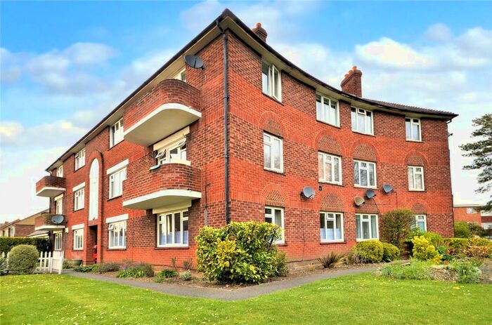 2 Bedroom Flat To Rent In Manor Road, Wallngton, Surrey, SM6