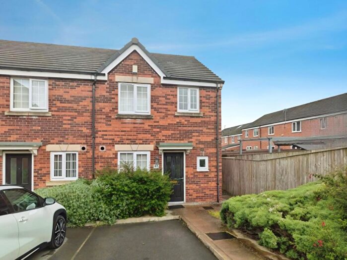 3 Bedroom House For Sale In Plantation Drive, Bradford, BD9