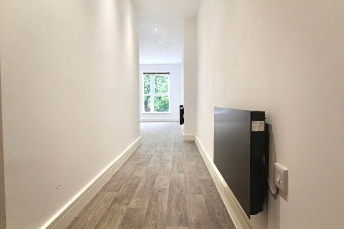 1 Bedroom Flat To Rent In Wrotham Road, Meopham, Gravesend, DA13