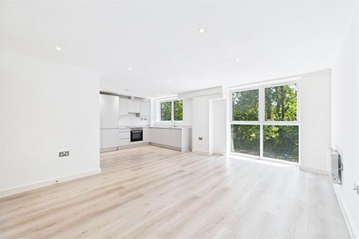 2 Bedroom Apartment To Rent In Parkview House, Oaklands Park, Wokingham, RG41