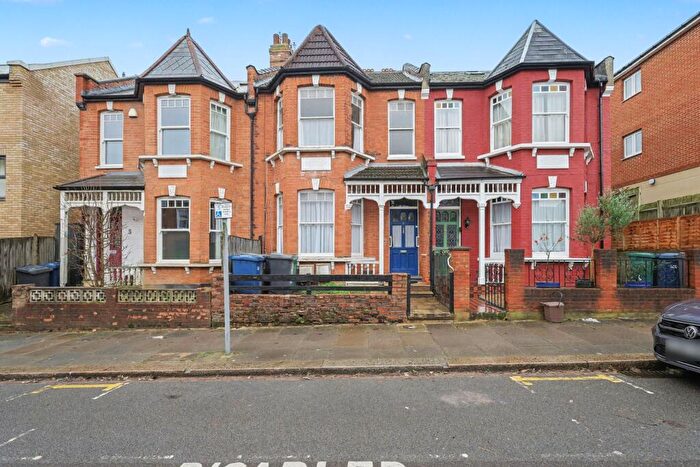 4 Bedroom Flat For Sale In Hertford Road, East Finchley, London, N2
