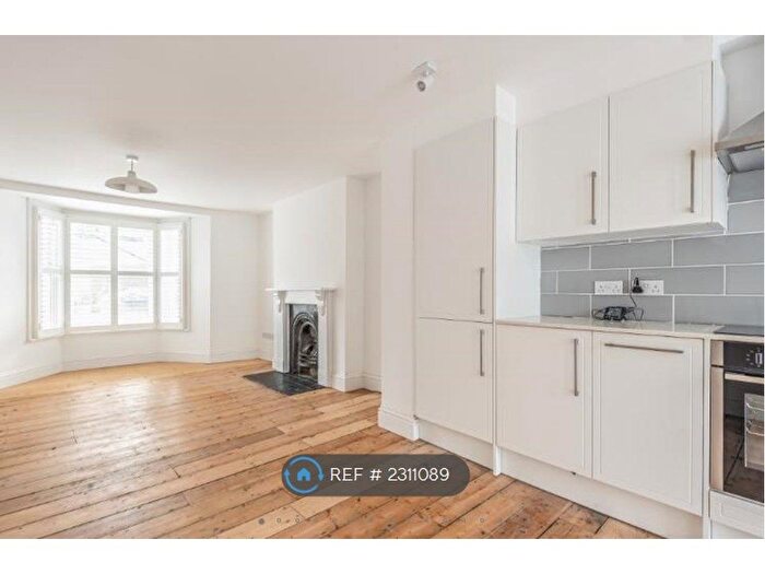 1 Bedroom Flat To Rent In Kings Grove, London, SE15