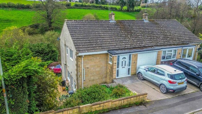 3 Bedroom Semi-Detached House For Sale In Orchard Leaze, Cam, GL11