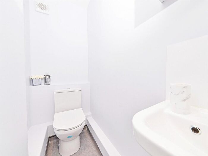 1 Bedroom Flat To Rent In Dantzic Street, Manchester, M4