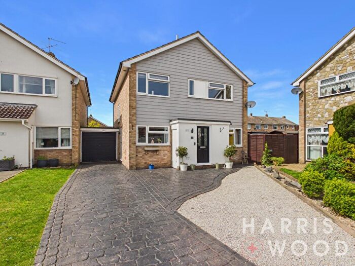 4 Bedroom Link Detached House For Sale In Swallow Close, Layer-de-la-haye, Colchester, Essex, CO2