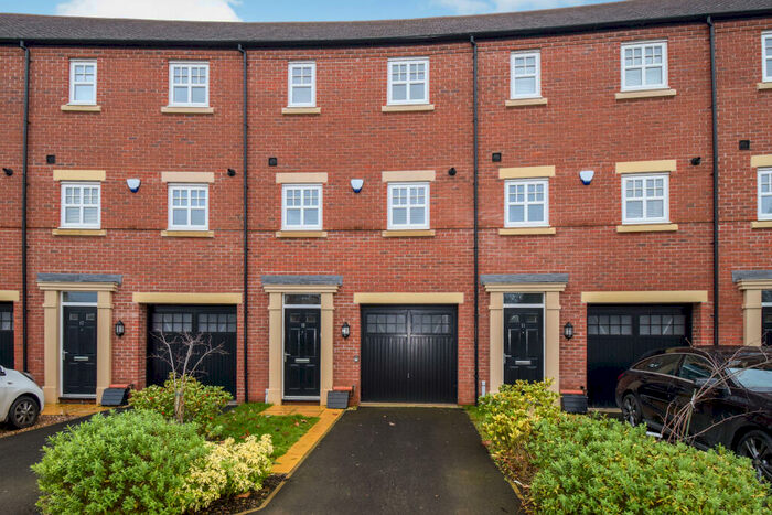 3 Bedroom Town House To Rent In King Crescent South, Loughborough, LE11