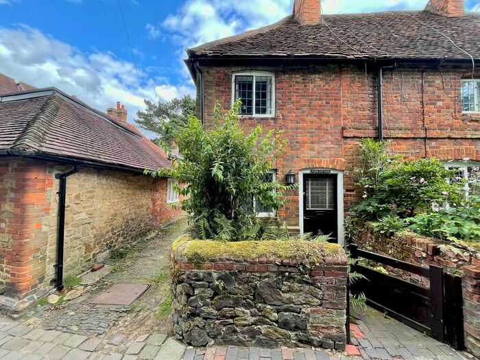 1 Bedroom Cottage To Rent In High Street, Limpsfield, RH8