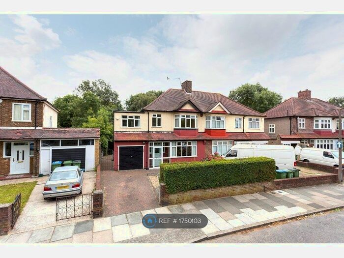 6 Bedroom Semi-Detached House To Rent In Restons Crescent, Avery Hill, SE9