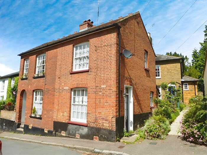 2 Bedroom Cottage To Rent In Church Street, Hatfield, AL9
