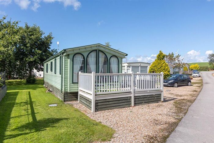 2 Bedroom Mobile/park Home For Sale In Meadow View Caravan Park, Nether Kellet, Carnforth, LA6