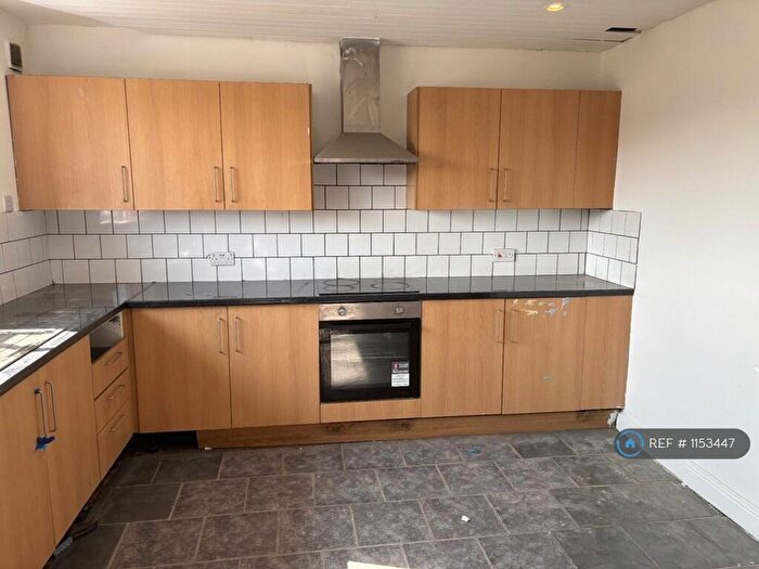 3 Bedroom Flat To Rent In Dividy Road, Stoke-On-Trent, ST2