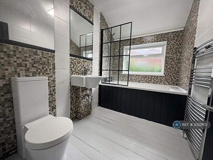 3 Bedroom Semi-Detached House To Rent In Edingley Avenue, Nottingham, NG5