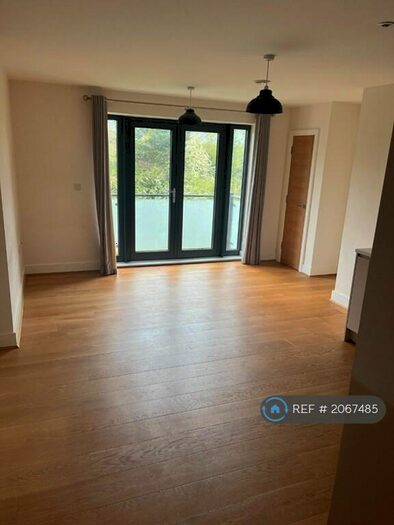 2 Bedroom Flat To Rent In Lansdowne Place, Taplow, Maidenhead, SL6