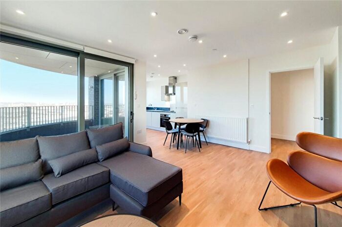 2 Bedroom Apartment To Rent In Green Street, London, NW10