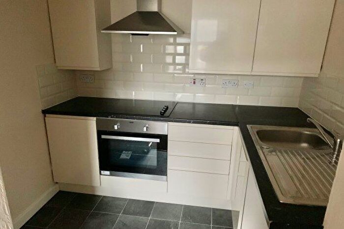 1 Bedroom Flat To Rent In Church Street, Halifax, HX1
