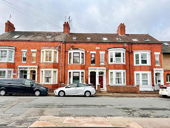 4 Bedroom Terraced House For Sale In Semilong Road, Northampton, NN2
