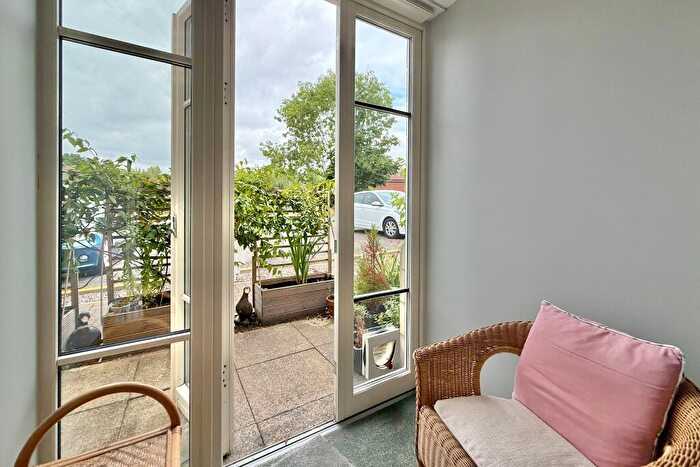 1 Bedroom Retirement Property For Sale In Garnier Drive, Bishopstoke Park Retirement Village, SO50