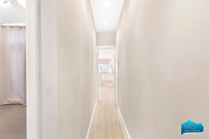 2 Bedroom Apartment To Rent In Carlingford Road, Ducketts Green, London, N15