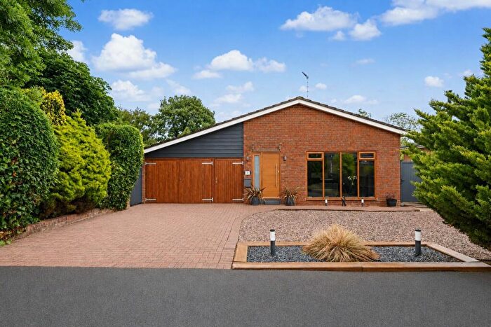 3 Bedroom Detached Bungalow For Sale In Manor Farm Close, Weston Turville, Aylesbury, Buckinghamshire, HP22