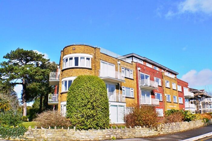 3 Bedroom Flat To Rent In Canford Cliffs, BH13